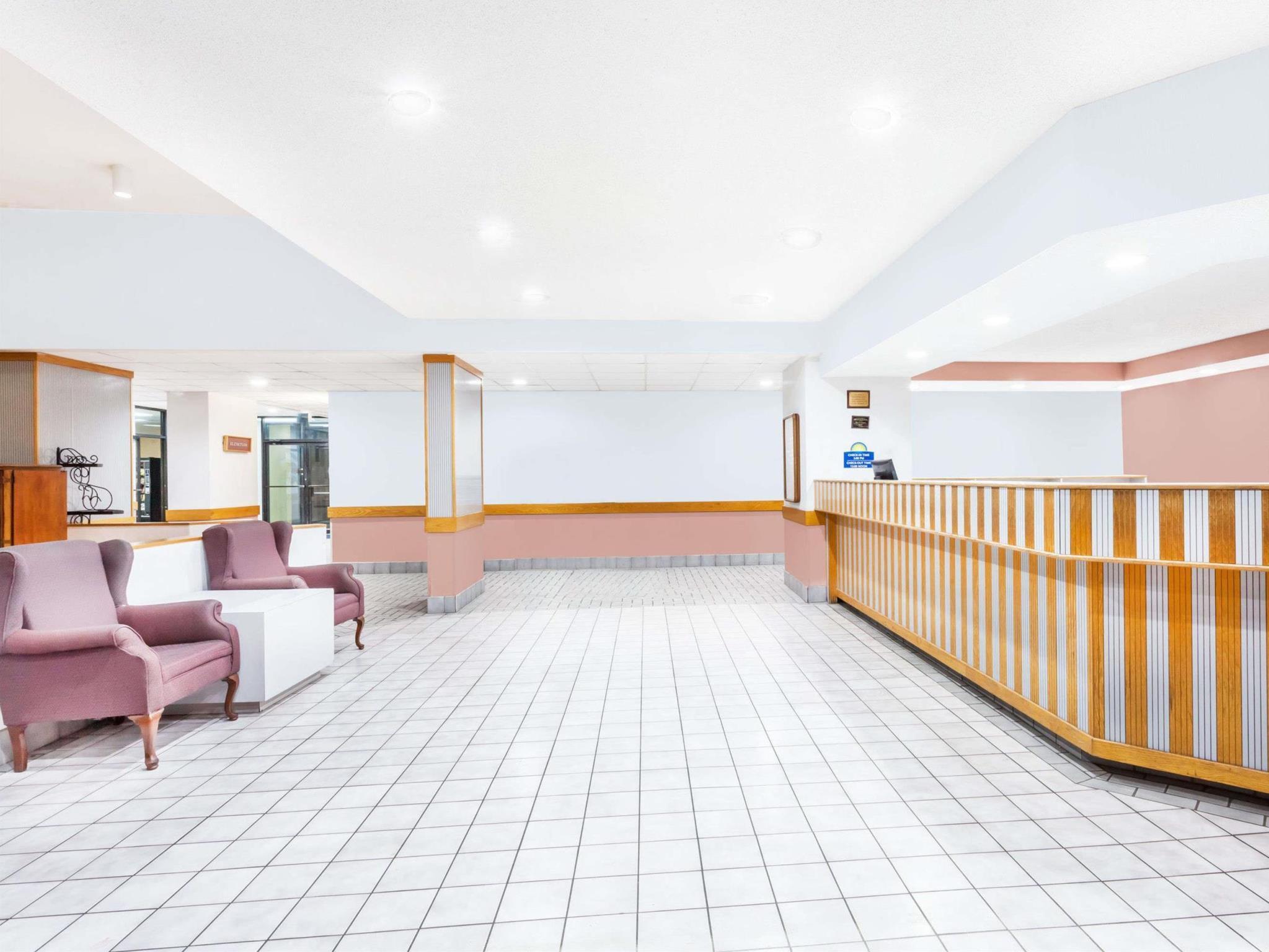 Days Inn & Suites By Wyndham Se Columbia Ft Jackson Eksteriør bilde
