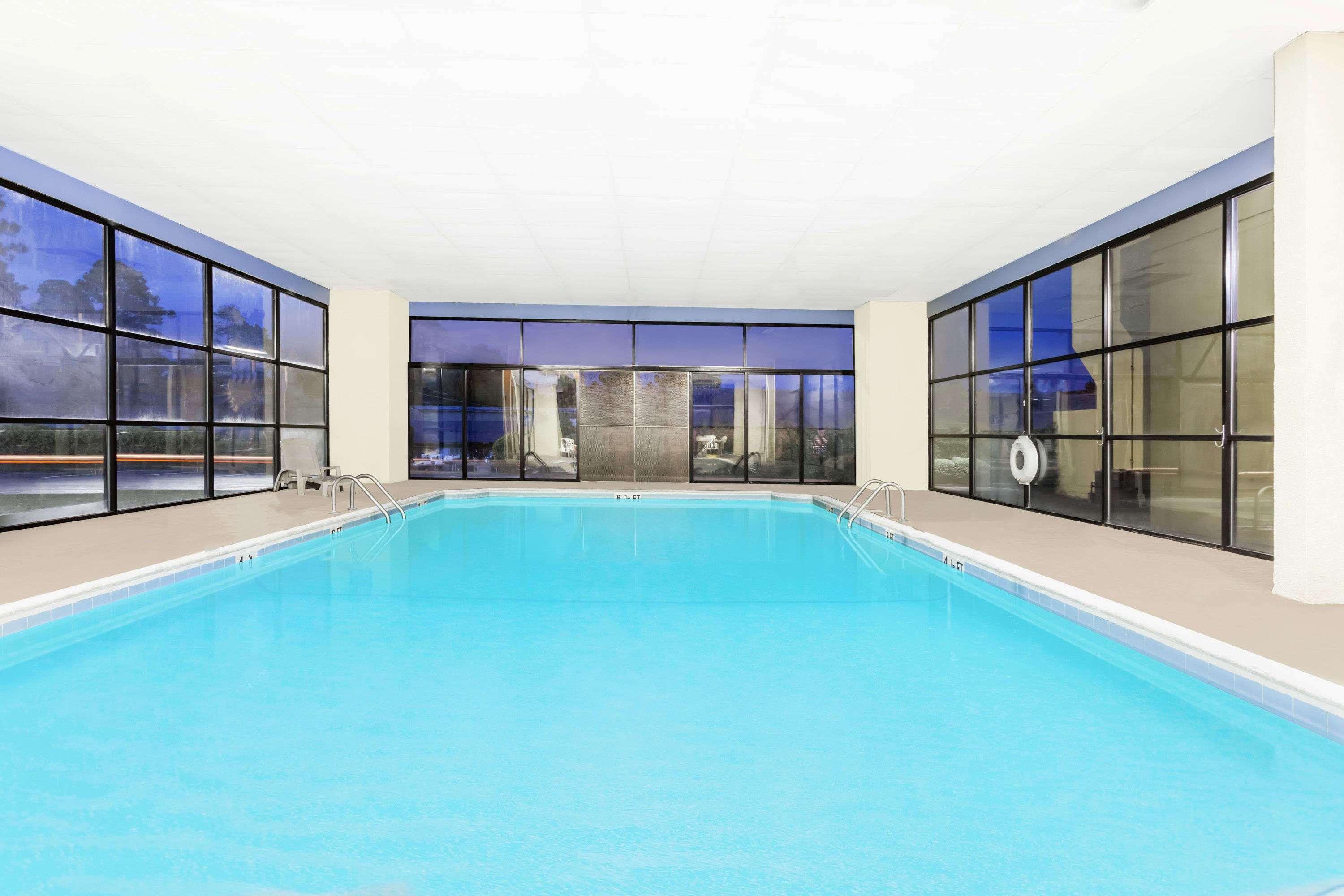 Days Inn & Suites By Wyndham Se Columbia Ft Jackson Eksteriør bilde