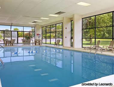 Days Inn & Suites By Wyndham Se Columbia Ft Jackson Eksteriør bilde